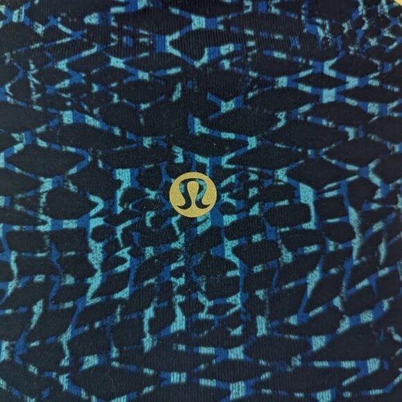 Lululemon Tranquil Crop Samba Snake Kayak Blue Hero Blue sz 4 - Picture 4 of 6